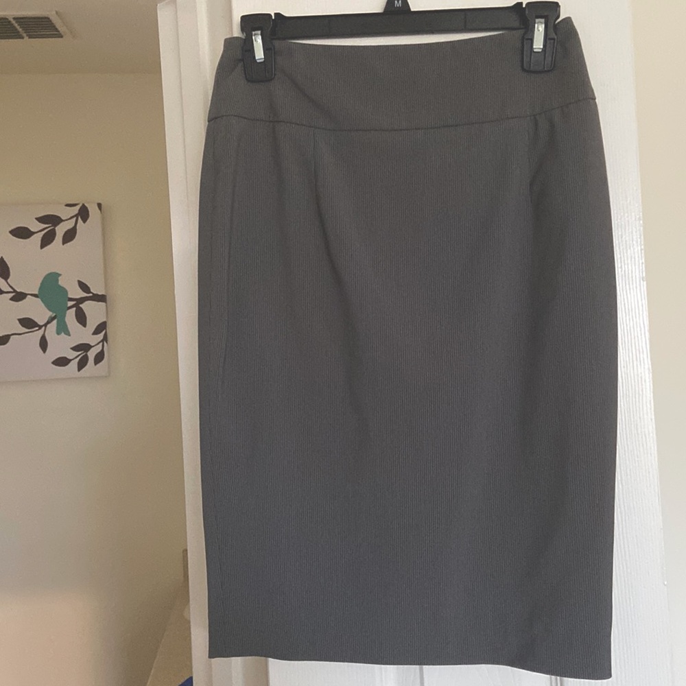 Mossimo Stretch skirt. Size 2 gray pinstripe. Never worn.